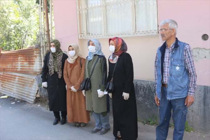 Adana'da yardım ekibi ziyarete gittiği yaşlı kadını yaralı buldu