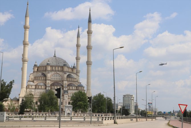 Adana'da sokağa çıkma yasağına helikopterli denetim