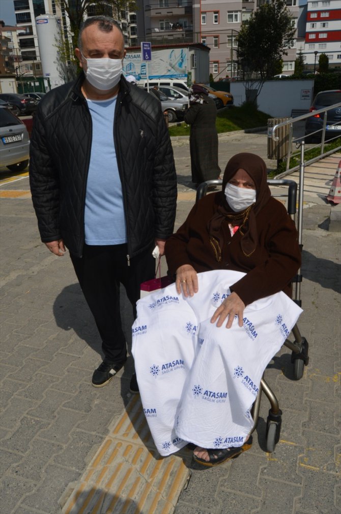Samsun'da 84 yaşındaki anne ile 56 yaşındaki oğlu koronavirüsü yendi