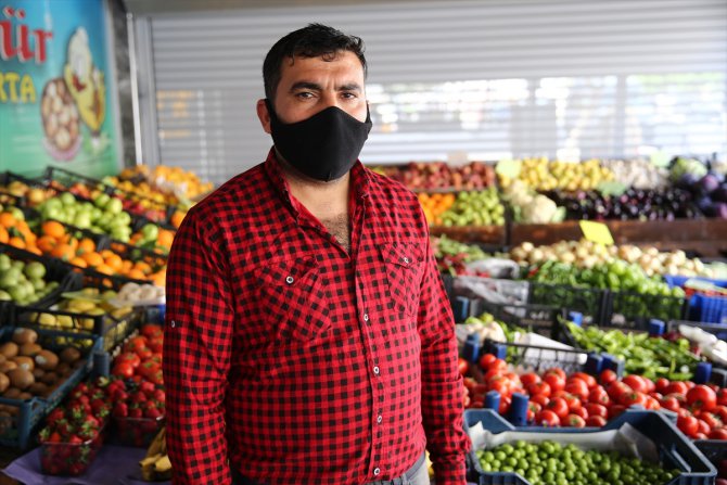 Adana'da gizli hayırsever mahallelinin market borcunu ödedi