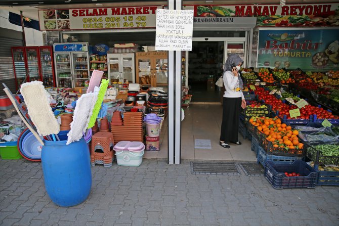 Adana'da gizli hayırsever mahallelinin market borcunu ödedi