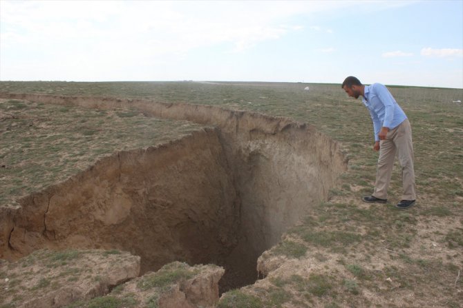 Konya Karapınar'da 35 metre çapında 15 metre derinliğinde yeni obruk