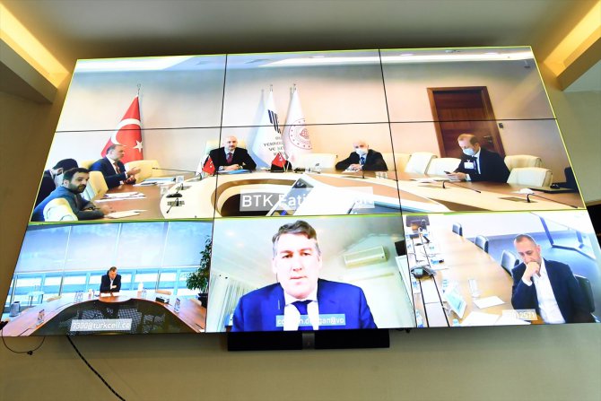 Bakan Karaismailoğlu, GSM operatörleriyle video konferansla görüştü: