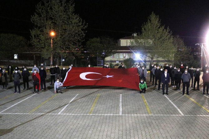 Elazığ'da ceza infaz koruma memurları İstiklal Marşı okudu
