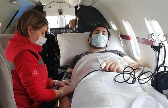 Rusya'daki akciğer hastası tıp öğrencisi ambulans uçakla Türkiye'ye getirildi