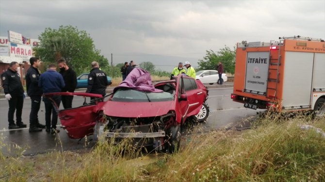 Aydın'da otomobille minibüsün çarpışması sonucu 1 kişi öldü