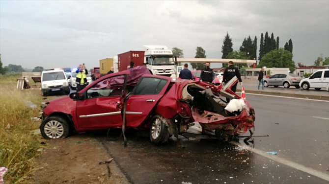 Aydın'da otomobille minibüsün çarpışması sonucu 1 kişi öldü