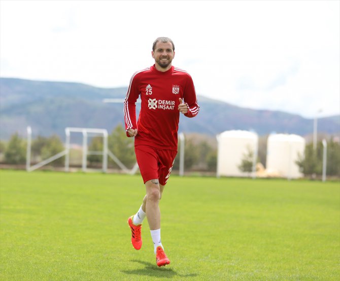 Demir Grup Sivasspor gruplar halinde çalışmalara başladı