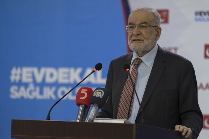 Saadet Partisi Genel Başkanı Karamollaoğlu, sağlık çalışanlarına teşekkür etti