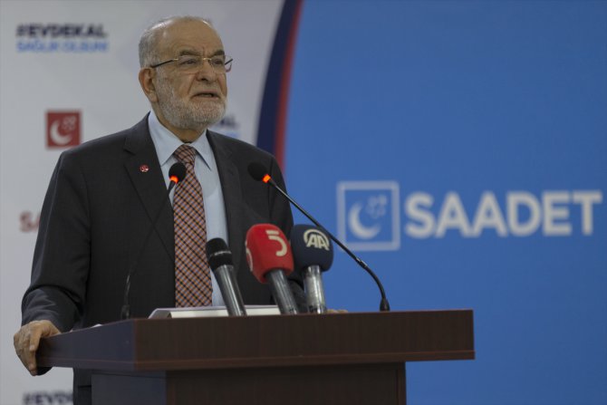 Saadet Partisi Genel Başkanı Karamollaoğlu, sağlık çalışanlarına teşekkür etti