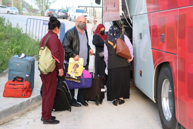 Kırgızistan'dan getirilen Türk vatandaşları Bolu'da öğrenci yurduna yerleştirildi