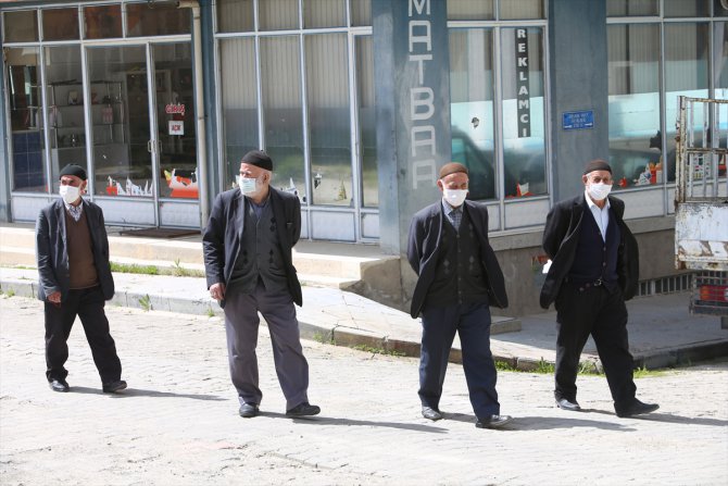 Tunceli'de "Vefalı eller"den yaşlılara Munzur Vadisi gezisi