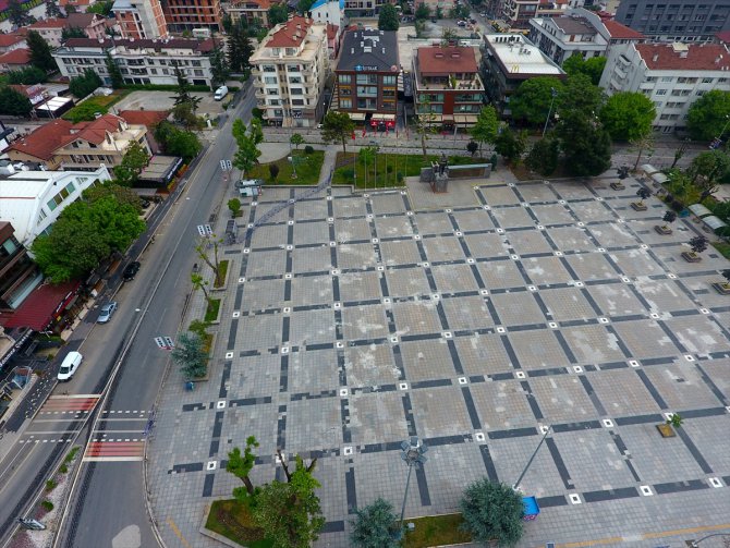 Doğu Marmara ve Batı Karadeniz sokağa çıkma kısıtlamasıyla sessizliğe büründü