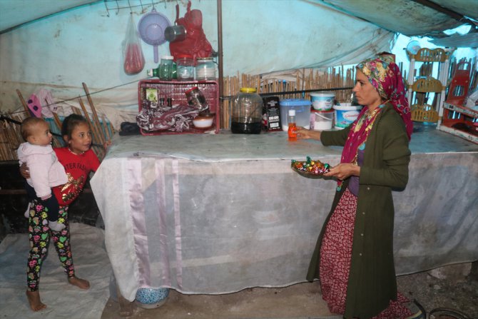 Adana'da mevsimlik tarım işçilerinin "buruk bayramı"