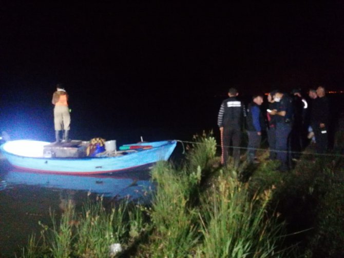 Samsun'da denize düşen cipteki 2 kişi balıkçılar tarafından kurtarıldı