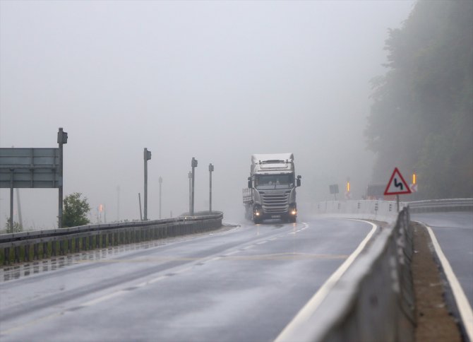 Bolu Dağı'nda sağanak ve yoğun sis