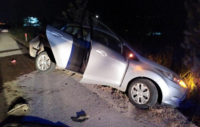 Sakarya'da süt tankeri ile otomobil çarpıştı: 3 yaralı