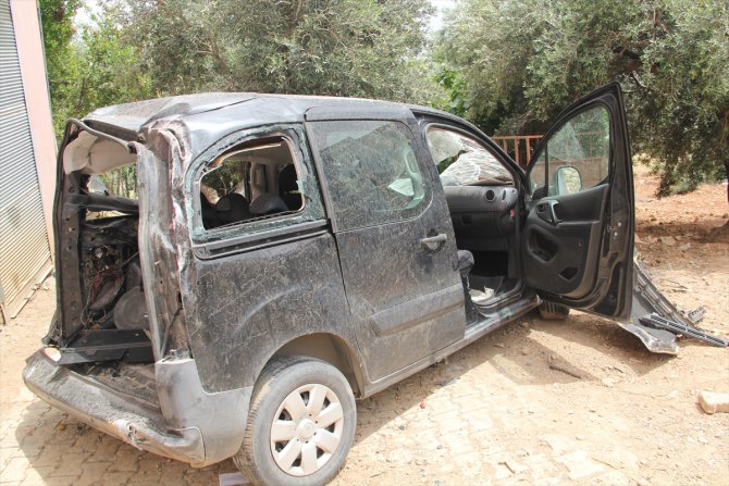 Hatay'da evin bahçesine devrilen hafif ticari aracın sürücüsü yaralandı