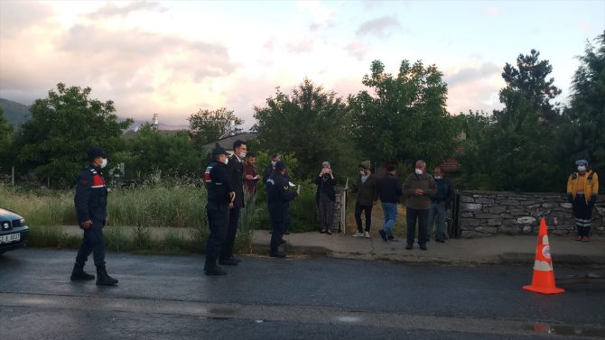 Şehit Uzman Çavuş Burak Aydoğan'ın Konya'daki baba evine Türk bayrağı asıldı