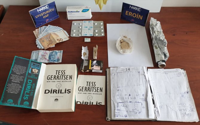 Adana'da uyuşturucu operasyonunda yakalanan 5 zanlıdan biri tutuklandı