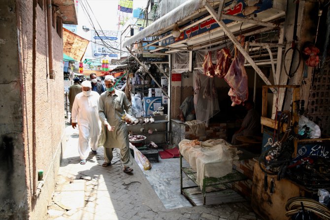 Pakistan'da Kovid-19 vakası sayısı 100 bini kişiyi geçti