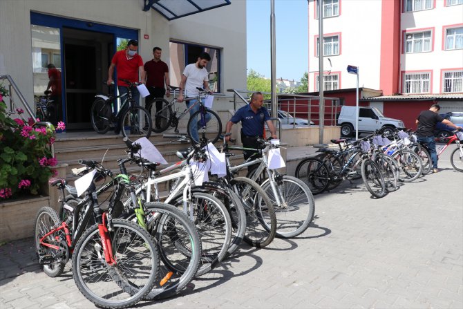 Yalova'da çaldıkları bisikletleri çevre illerdeki ikinci el eşya pazarlarında satmışlar