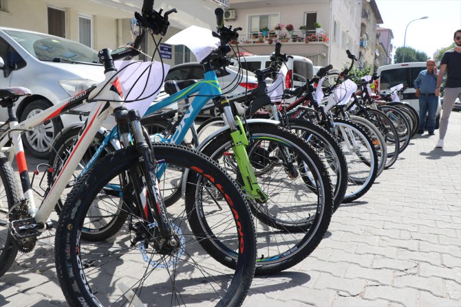 Yalova'da çaldıkları bisikletleri çevre illerdeki ikinci el eşya pazarlarında satmışlar
