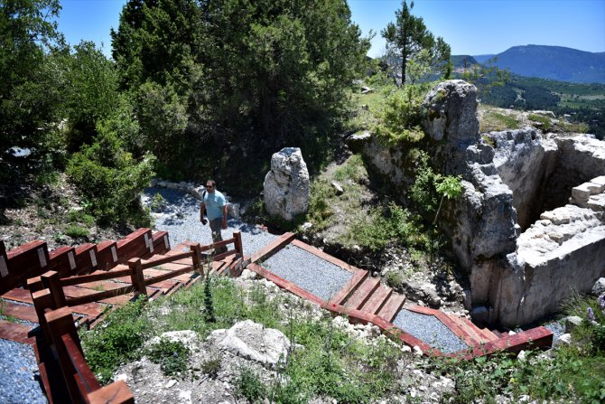 Orta Çağ'ın ünlü kalesi "Namrun" ziyaretçilerini bekliyor