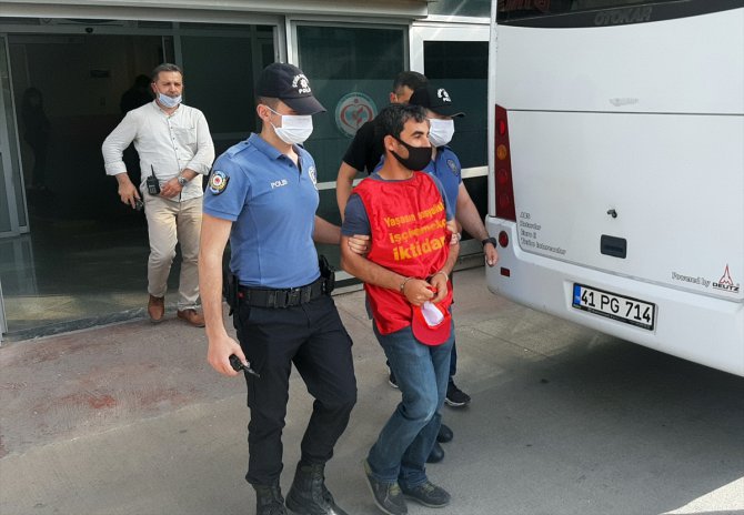 Kocaeli'de izinsiz gösteri yapmak isteyen 13 kişi gözaltına alındı
