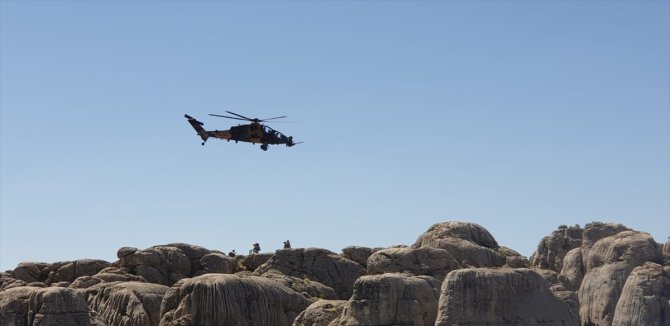 Siirt'te 5 PKK'lı teröristin etkisiz hale getirildiği operasyonun görüntüleri basınla paylaşıldı