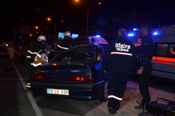 GÜNCELLEME - Tekirdağ'da devrilen otomobildeki 4 kişi yaralandı