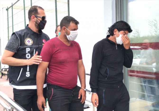 Adana'da midibüsün klimasında uyuşturucu gizleyen 2 şüpheli tutuklandı