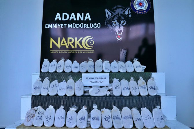 Adana'da midibüsün klimasında uyuşturucu gizleyen 2 şüpheli tutuklandı
