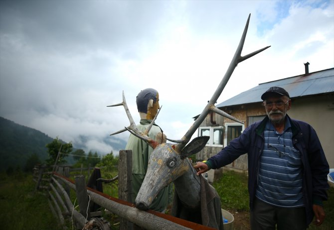 Emekli ormancı doğa sevgisini sanatla birleştirdi