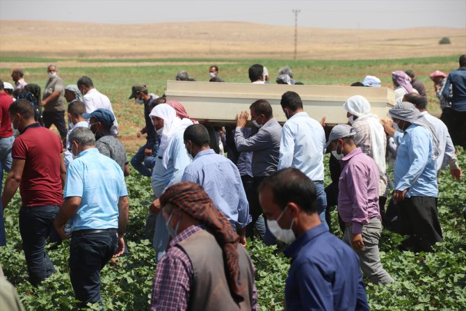 Konya'daki trafik kazasında hayatını kaybeden 7 kişi Şanlıurfa'da toprağa verildi