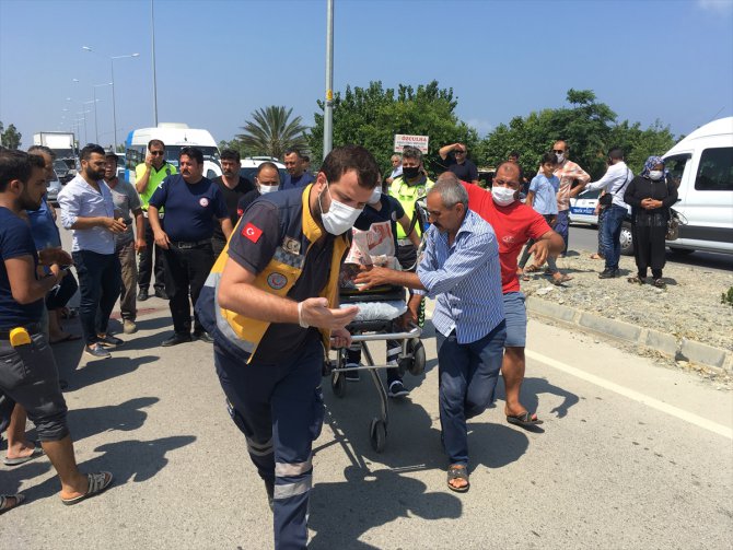 Hatay'da hafif ticari araçla çarpışan motosikletin sürücüsü öldü