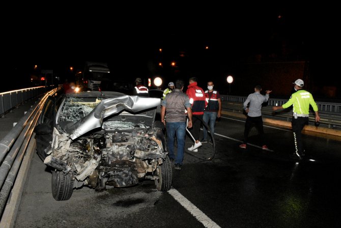 Gümüşhane'de hurdaya dönen otomobilden sağ çıktı