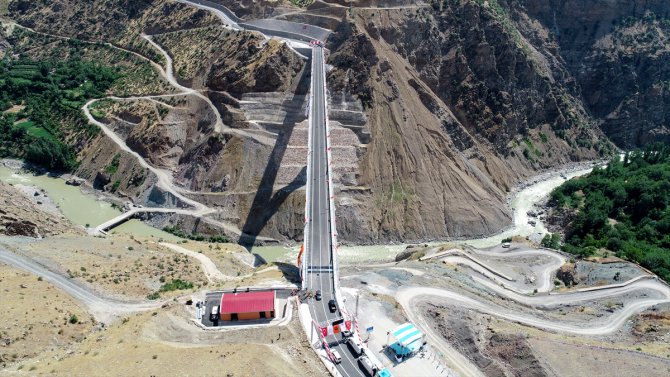 Ulaştırma ve Altyapı Bakanı Karaismailoğlu, Beğendik Köprüsü'nün açılışında konuştu: