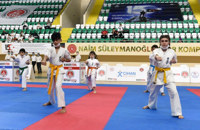 Ümit, Genç ve 21 Yaş Altı Türkiye Karate "Kata" Şampiyonası Bursa'da başladı