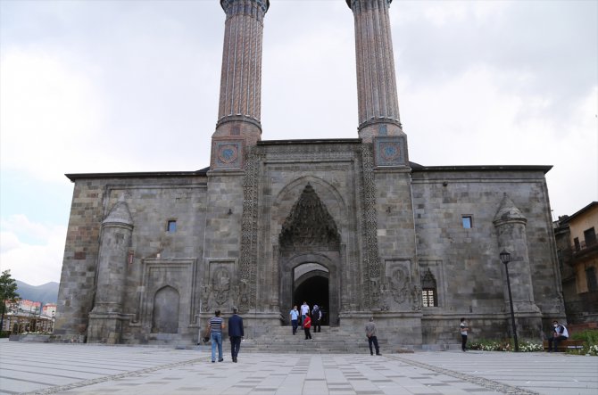 Erzurum'daki tarihi mekanlarda "normalleşme" yoğunluğu