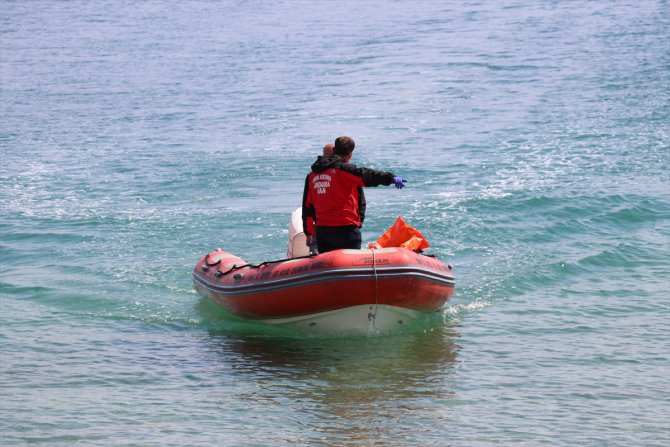 GÜNCELLEME - Van Gölü'nde teknenin batması sonucu kaybolan 2 kişinin daha cesedi bulundu