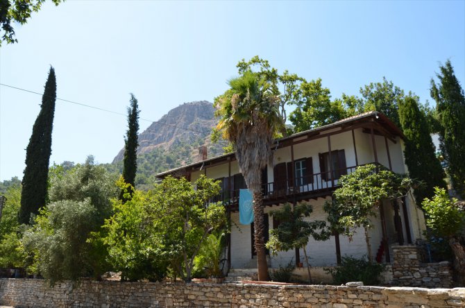 Priene Antik Kenti'nin "tarihi kazı evi" de ilgi çekiyor