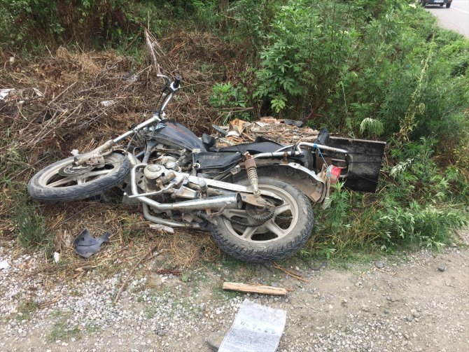 Samsun'da minibüs ile motosiklet çarpıştı: 2 yaralı