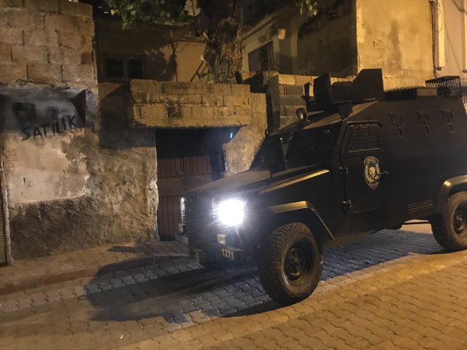 GÜNCELLEME - Adana'da silahlı kavga: 1 ölü 2 yaralı