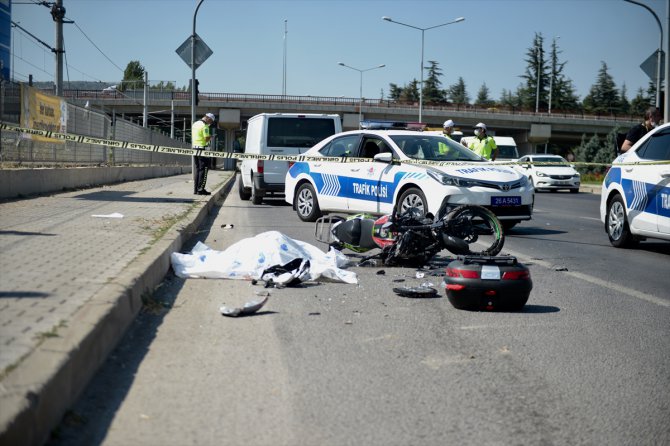 Eskişehir'de motosikletle kamyon çarpıştı: 1 ölü