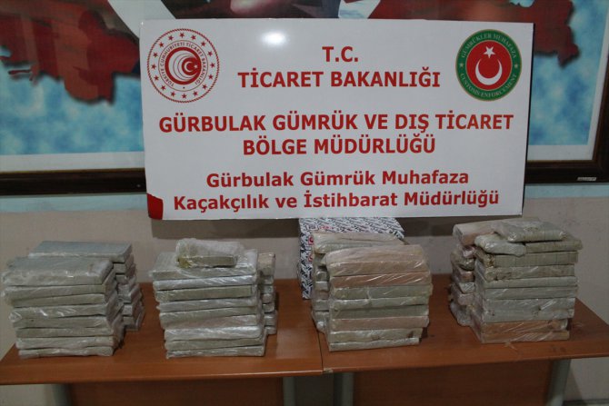 Kara gümrük kapılarında 127 kilogram uyuşturucu ele geçirildi