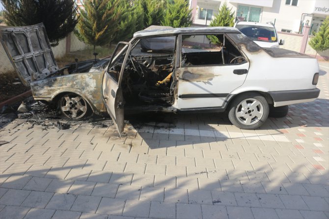 Adana'da otomobil yangını