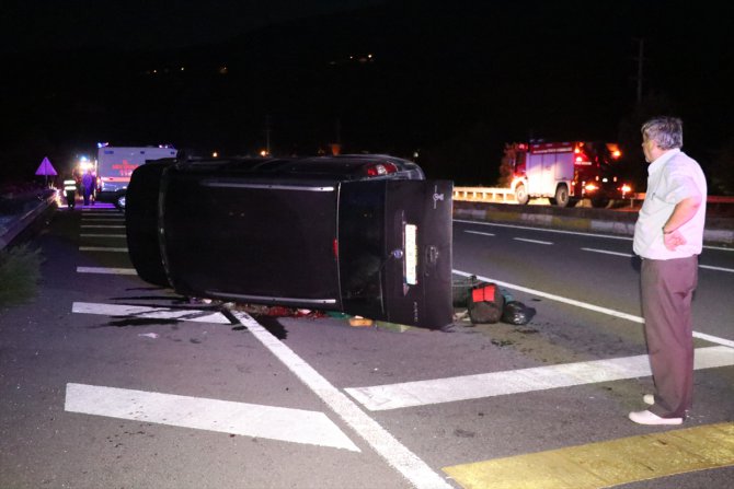 Bolu'da otomobil ile hafif ticari araç çarpıştı: 3 yaralı