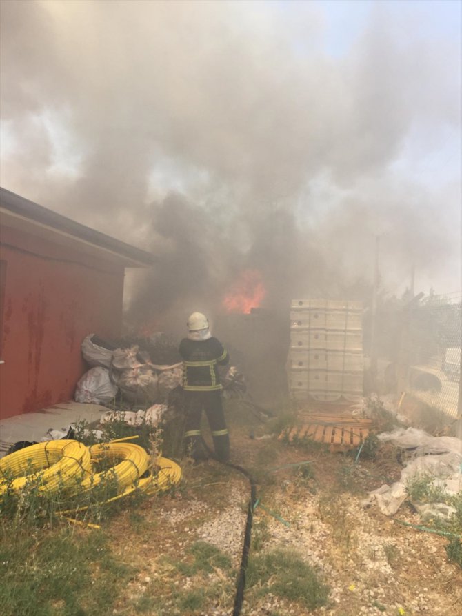 Burdur'da doğal gaz basınç düşürme istasyonuna sıçrayan yangın söndürüldü