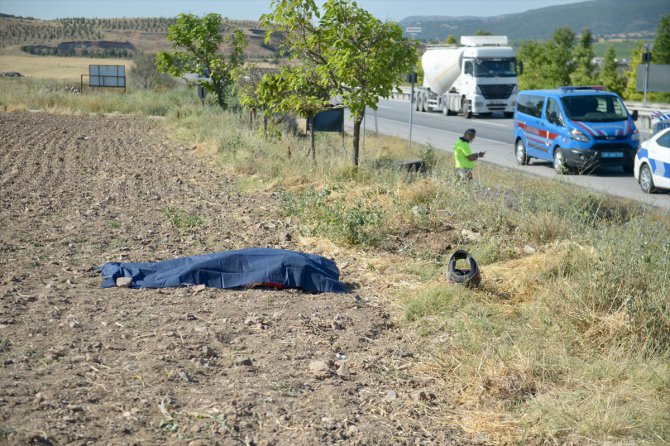 Eskişehir'de devrilen motosikletin sürücüsü öldü